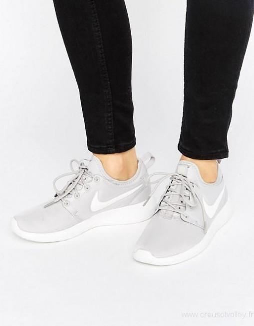 nike toile
